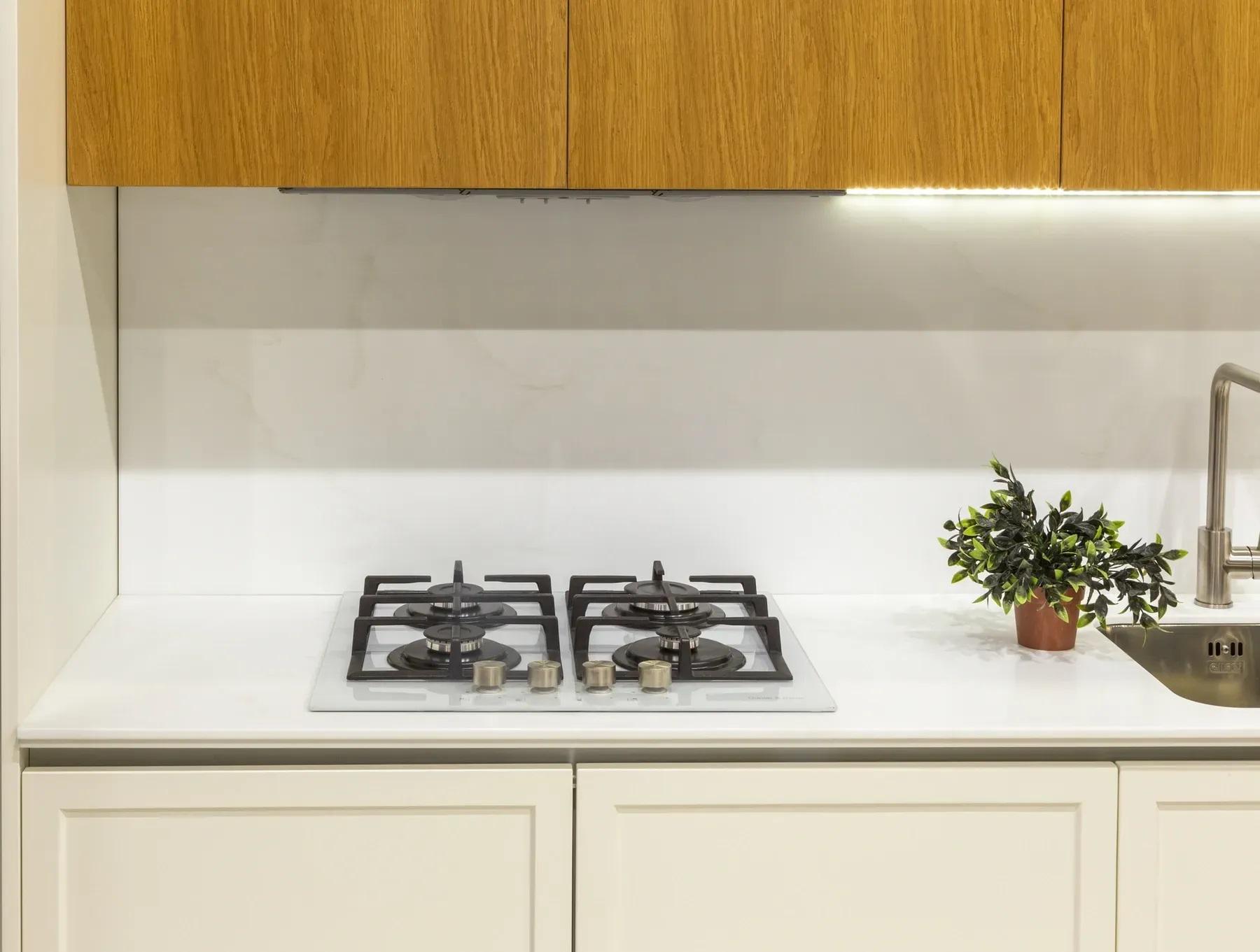 Газовая поверхность из закаленного стекла Gunter&Hauer GL 64 W надежная - фото 7 Газовая поверхность из закаленного стекла Gunter&Hauer GL 64 W надежная - фото 7