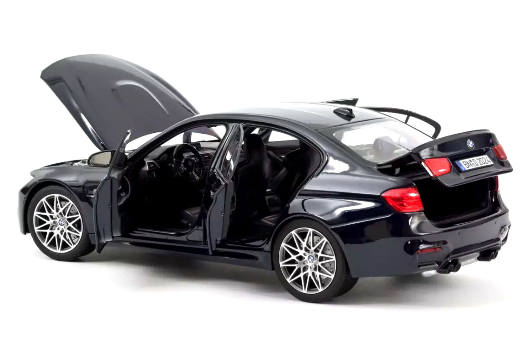ᐉ Модель автомобиля Norev 1:18 BMW M3 Competition F80 330i Dark