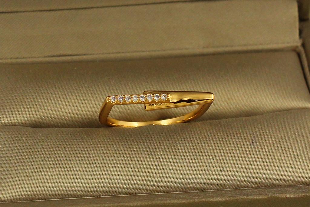 Кольцо Xuping Jewelry квадратное наклон р. 17 Золотистый (32899098)