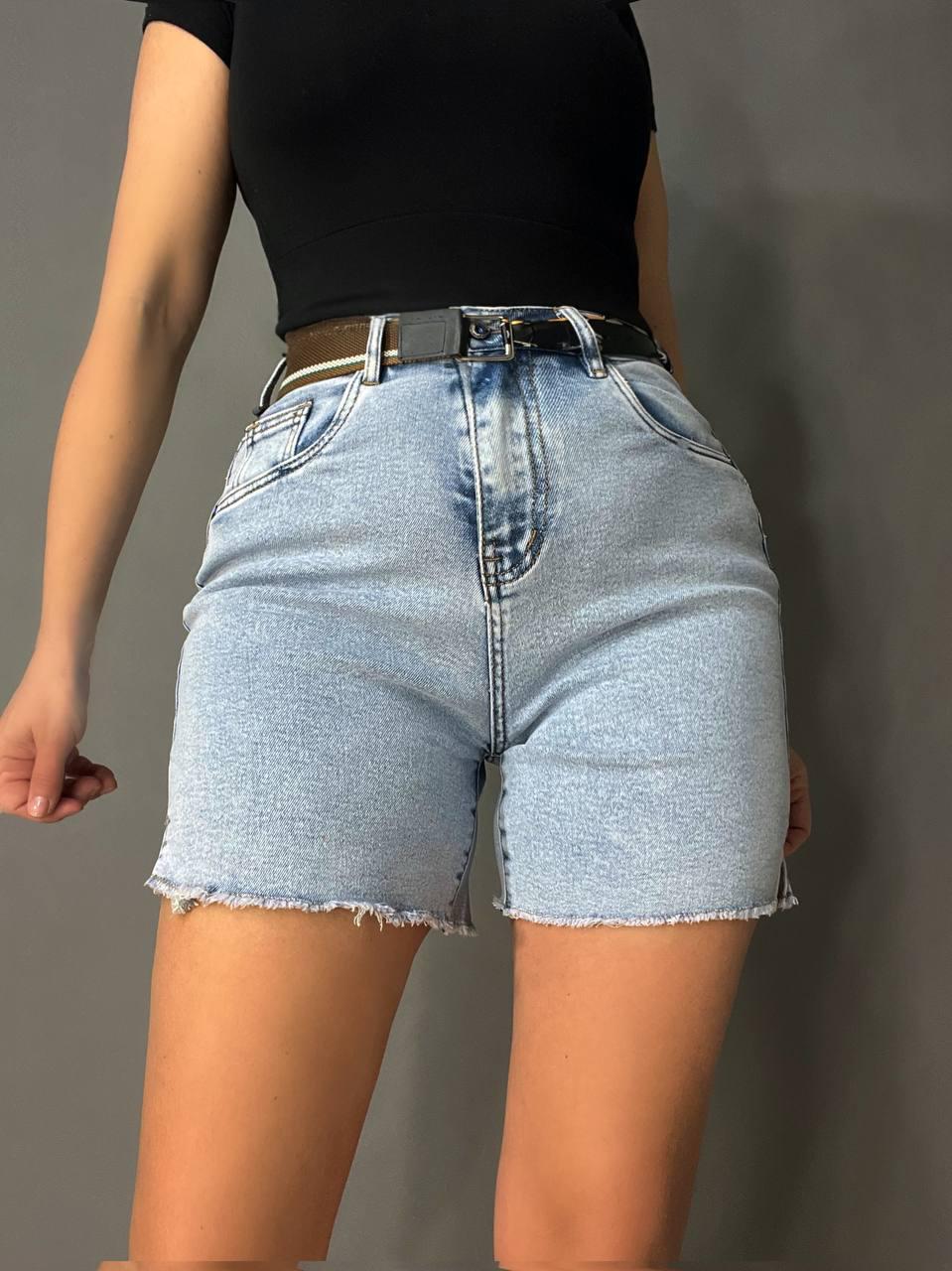 Шорты женские джинсовые Vindasion 4087 средней длины с разрезами и ремнем р. 26 Голубой (4193) Шорты женские джинсовые Vindasion 4087 средней длины с разрезами и ремнем р. 26 Голубой (4193)