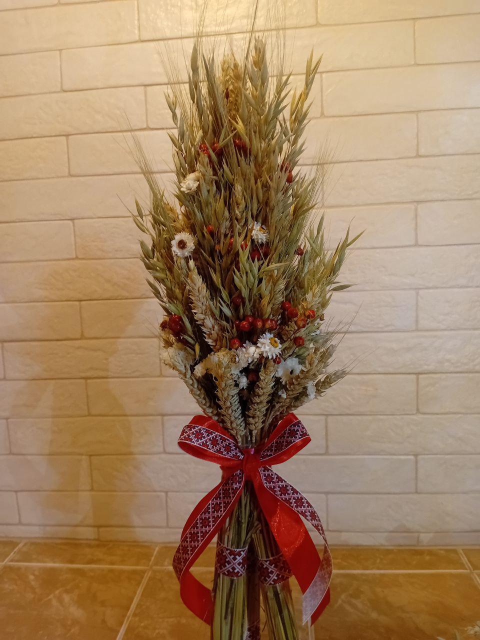 Дідух різдвяний з колосків пшениці/льону та вівса зі стрічкою-вишиванкою 60-65 см Червоний