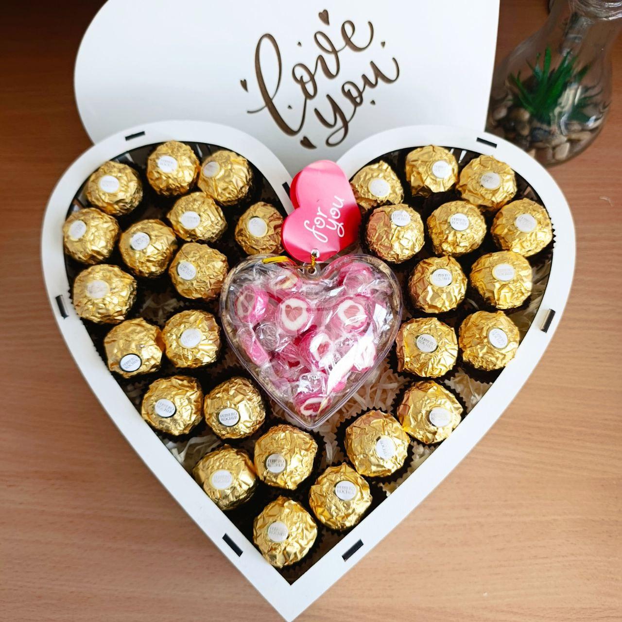 Подарочный бокс с конфетами Ferrero для девушки (ar363)