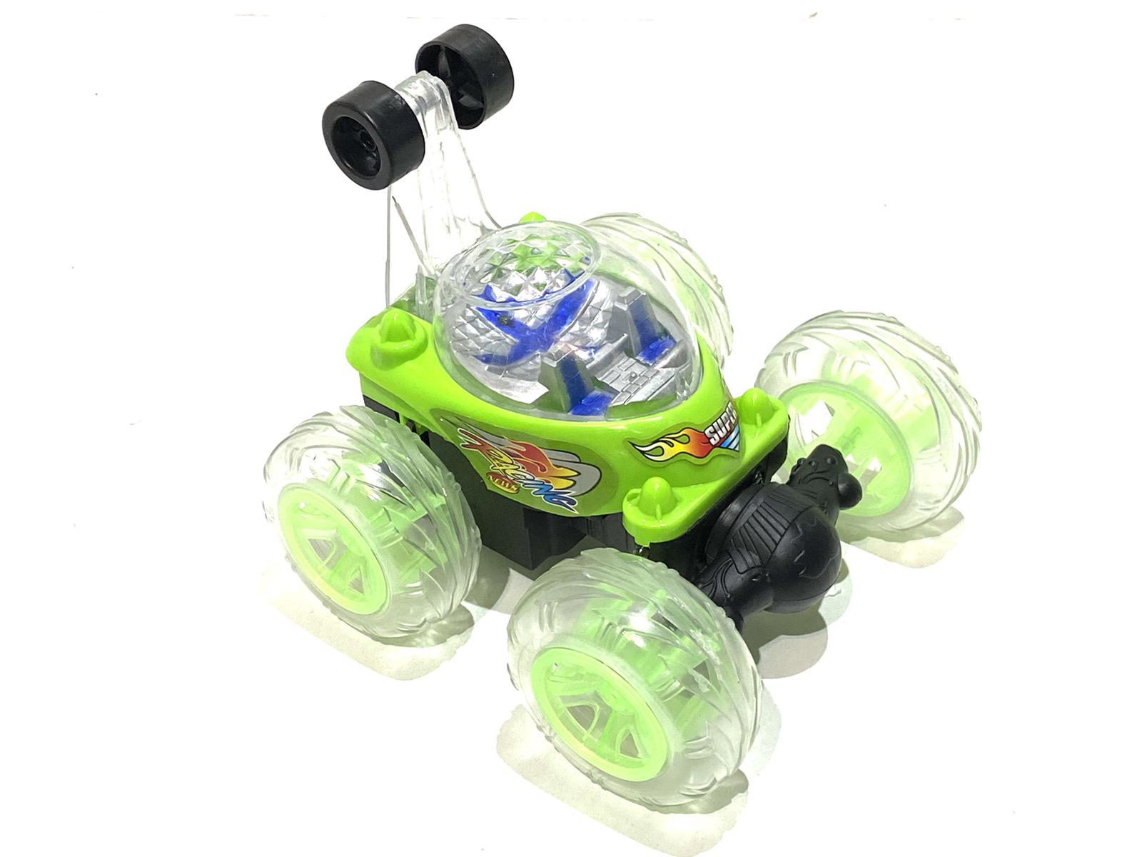 Машинка перевертыш на радиоуправлении Bambi трюковая со световыми и звуковыми эффектами Салатовый (9802)