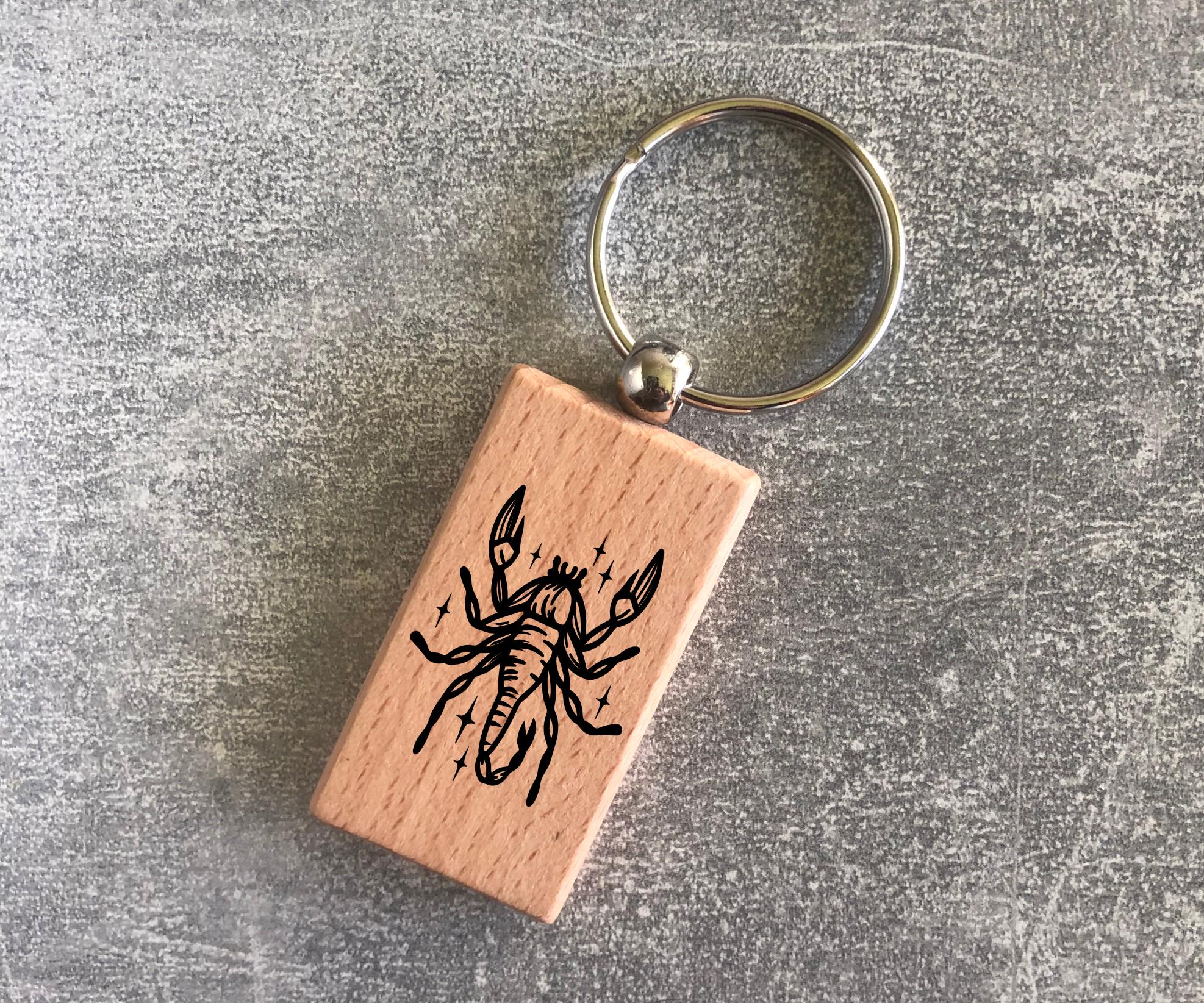 Брелок деревянный с изображением зодиака "Скорпион" (15010104032)
