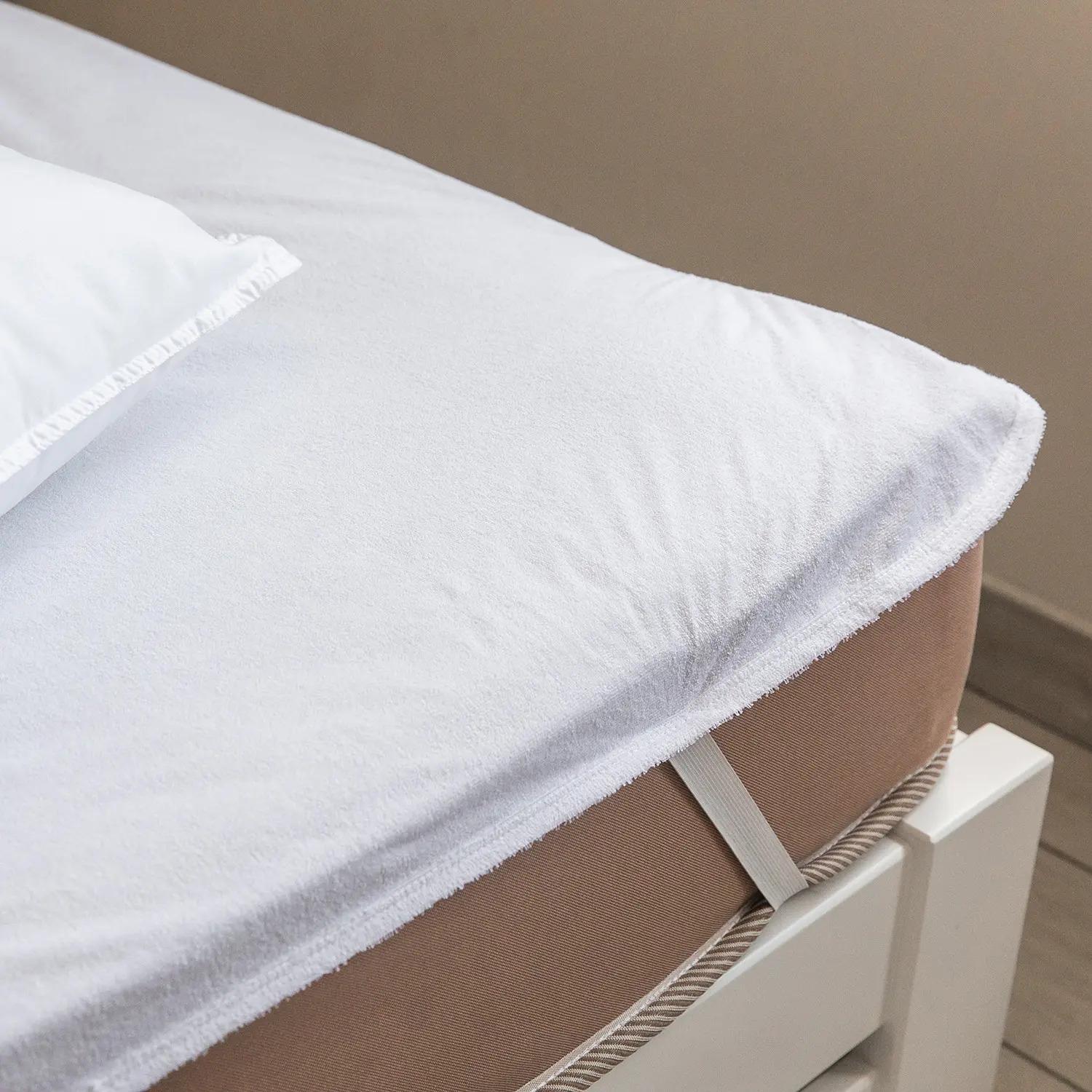 Наматрасник водонепроницаемый WATERPROOF на угловых резинках бамбук 140х200 см