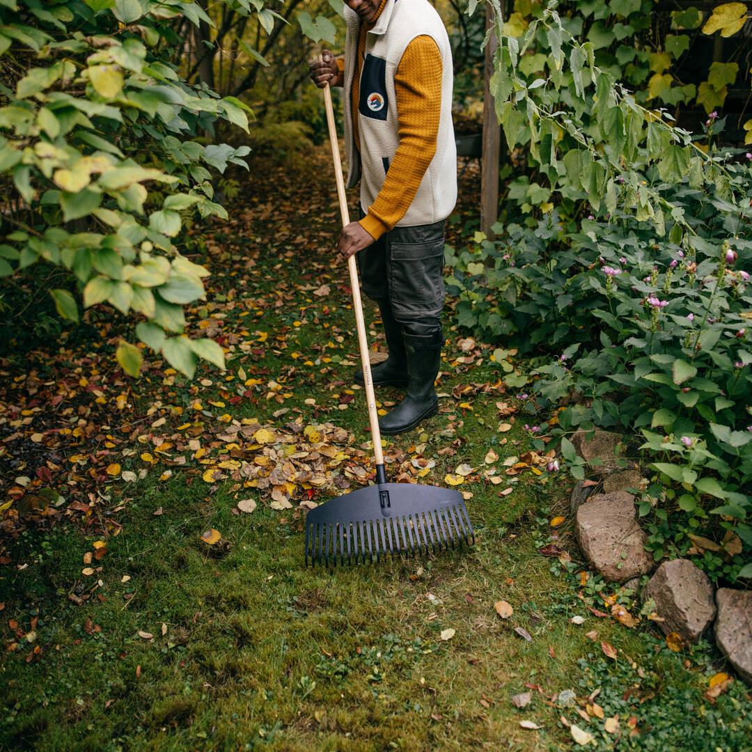 Грабли веерные Fiskars Solid (1080009) - фото 4 Грабли веерные Fiskars Solid (1080009) - фото 4