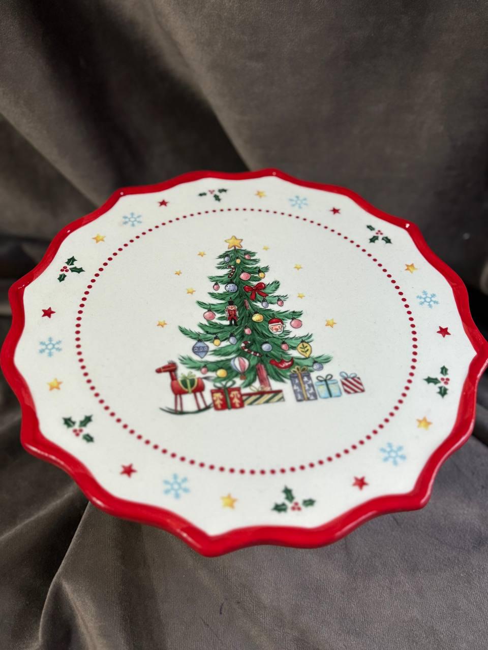 Тортівниця на ніжці новорічна YIWU New Year з порцеляни 21 см (CR-1-6) - фото 4 Тортівниця на ніжці новорічна YIWU New Year з порцеляни 21 см (CR-1-6) - фото 4