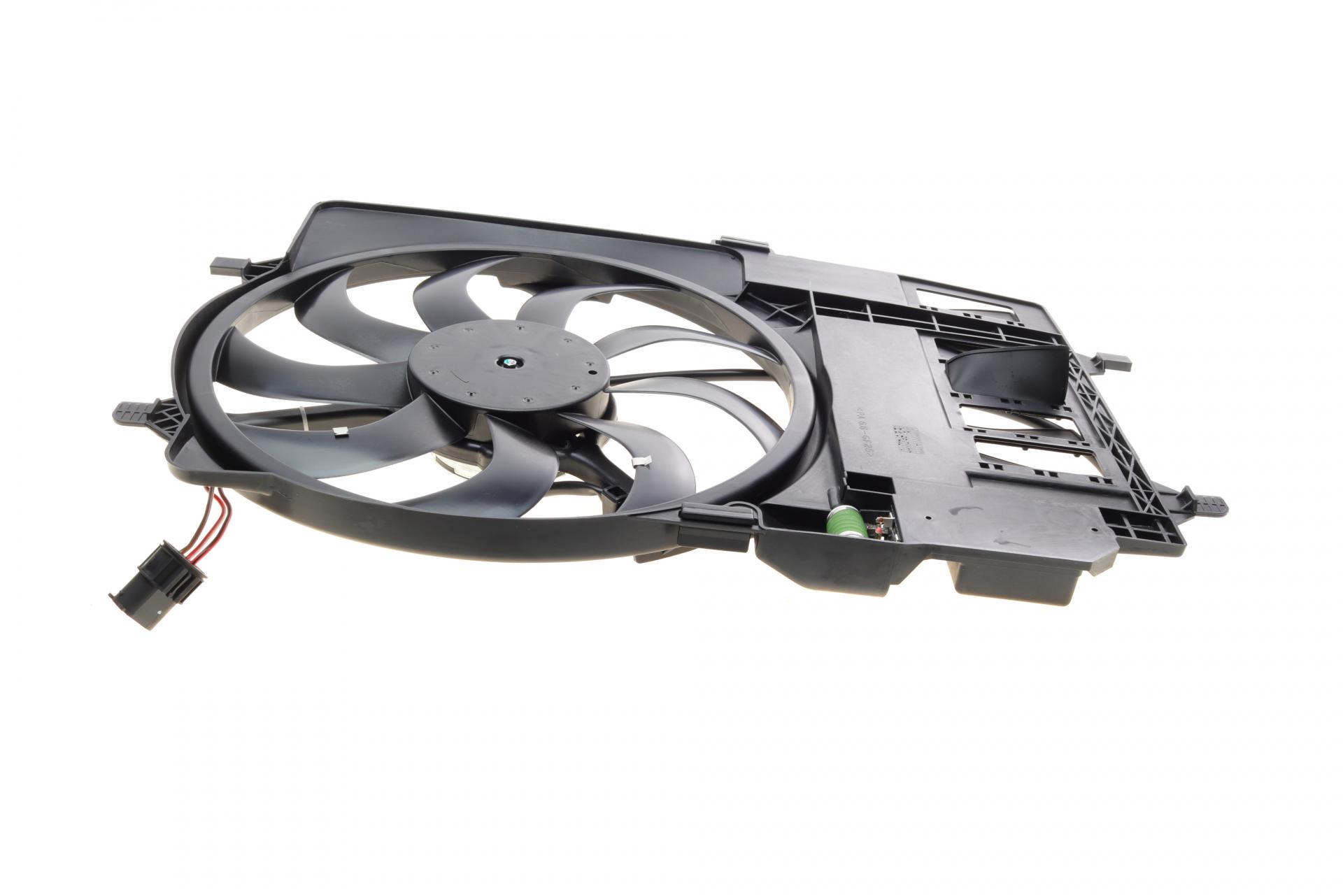 Вентилятор радиатора Mini Cooper/One 1,6 01-06 с диффузором (47301)