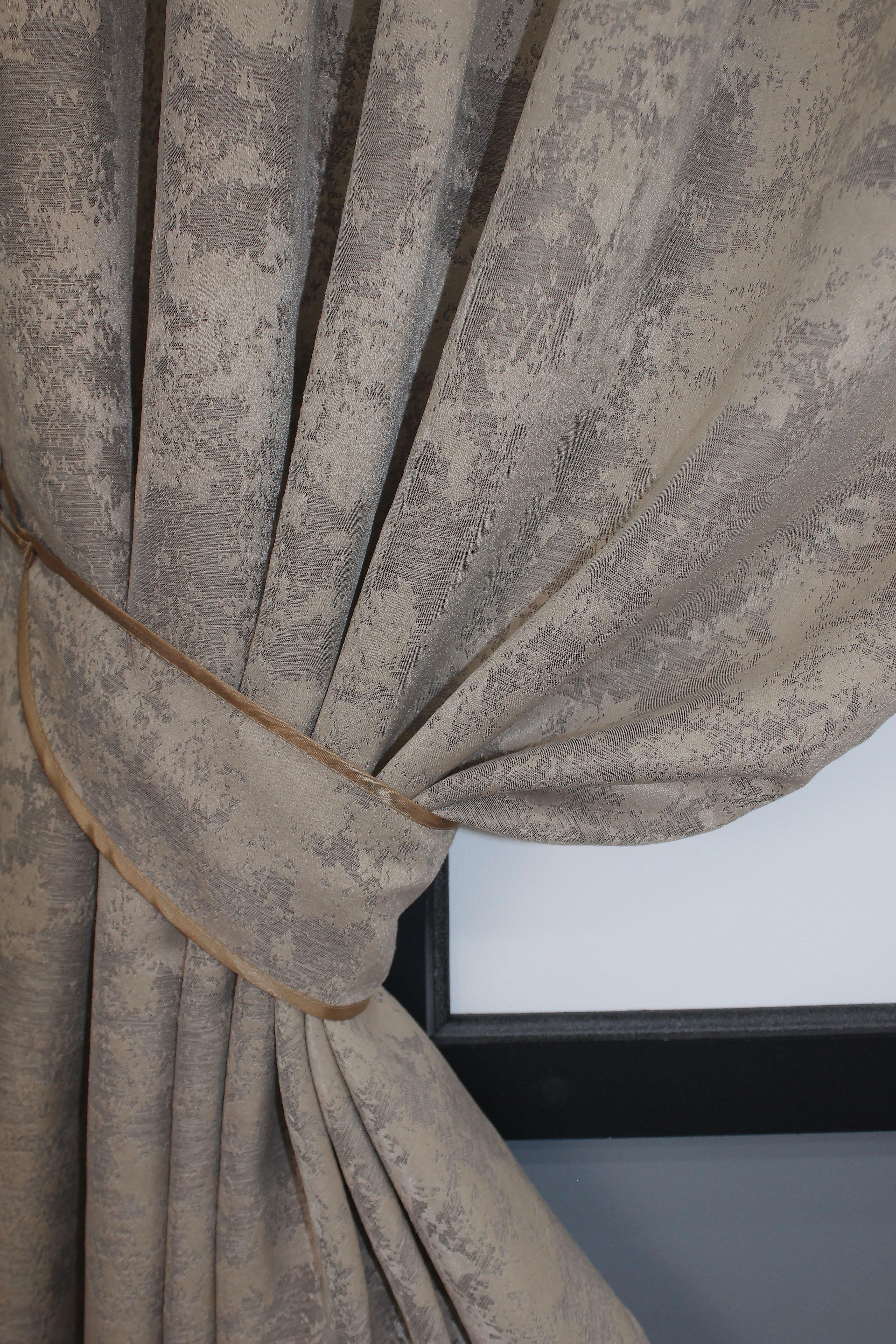 Комплект штор коротких VR-Textil Жакард Sultan YL № 1208ш 2 шт. 130х170 см Бежево-сірий (35-0009) - фото 4 Комплект штор коротких VR-Textil Жакард Sultan YL № 1208ш 2 шт. 130х170 см Бежево-сірий (35-0009) - фото 4