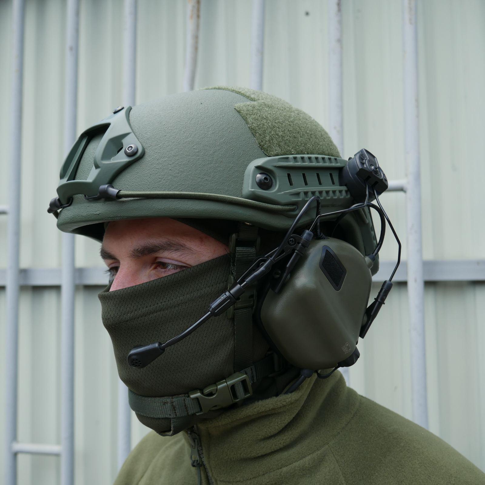 Комплект навушники Earmor M32 з радіогарнітурою та балістичний шолом FAST Helmet M/L Olive