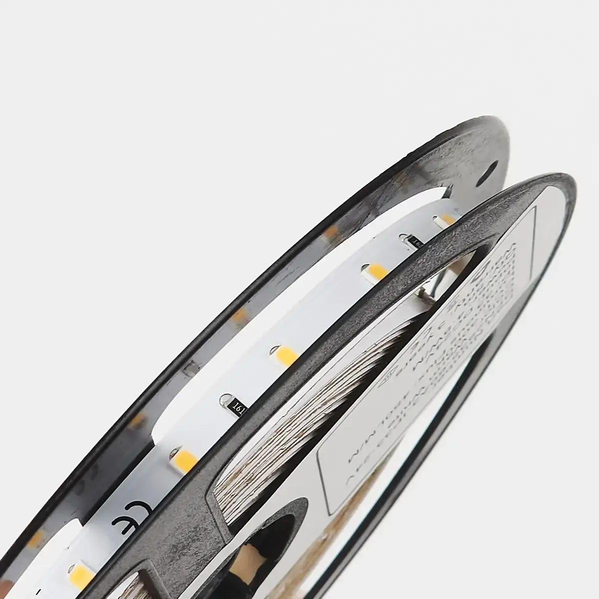 Світлодіодна стрічка LEDest-Leader 4,8 Вт 3000K 60 шт./м IP33 24В 450 Лм SMD2835 (239443) - фото 3 Світлодіодна стрічка LEDest-Leader 4,8 Вт 3000K 60 шт./м IP33 24В 450 Лм SMD2835 (239443) - фото 3