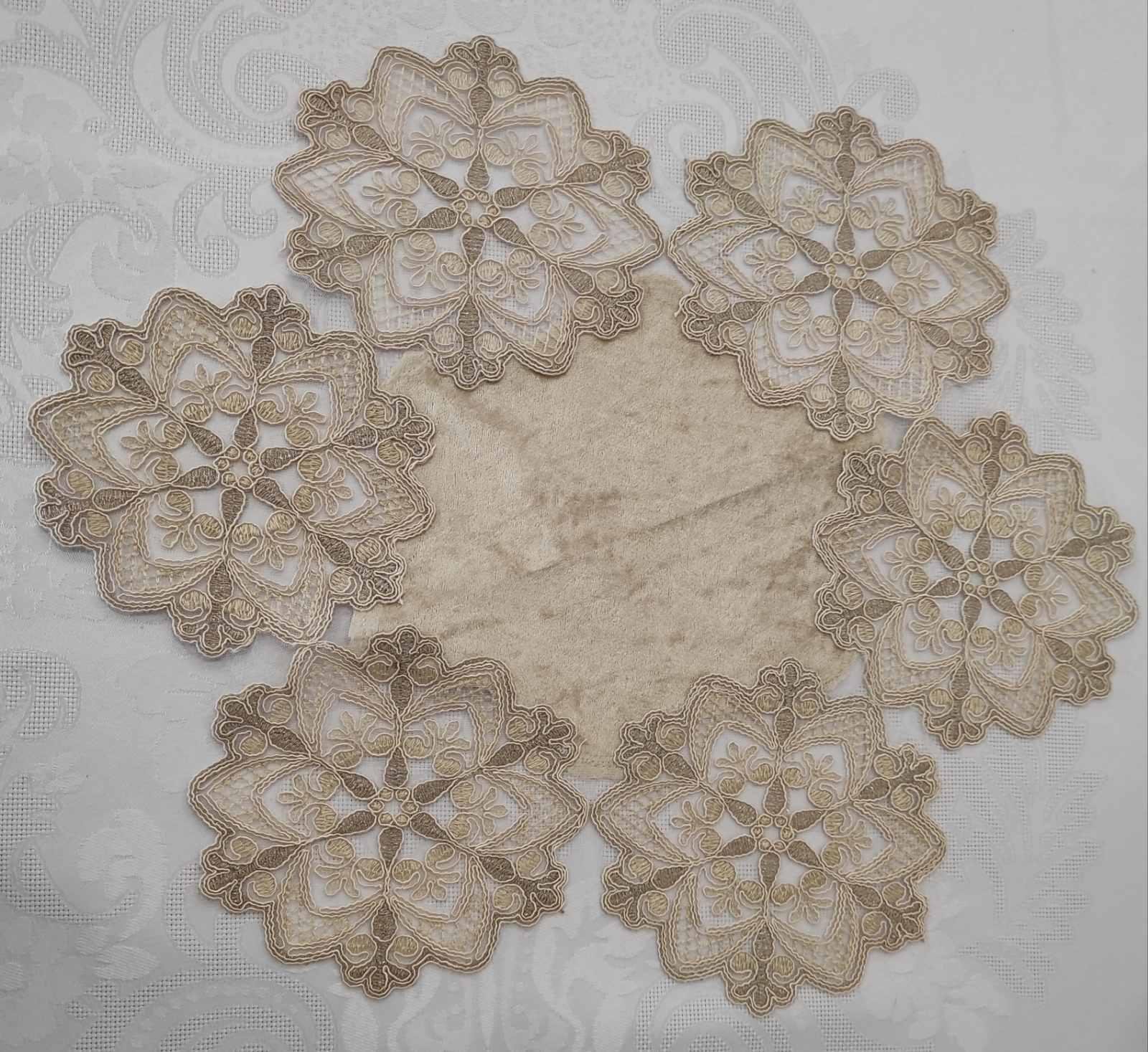 Серветка велюрова Acme з мереживом 40x40 Star Cappicino (CN7490) - фото 1