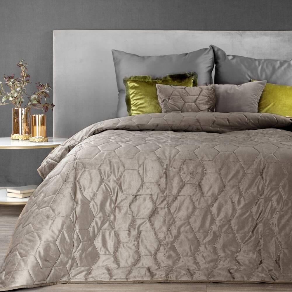 Декоративное покрывало Maestro 220x240 см Бежевый (000083888) Декоративное покрывало Maestro 220x240 см Бежевый (000083888)