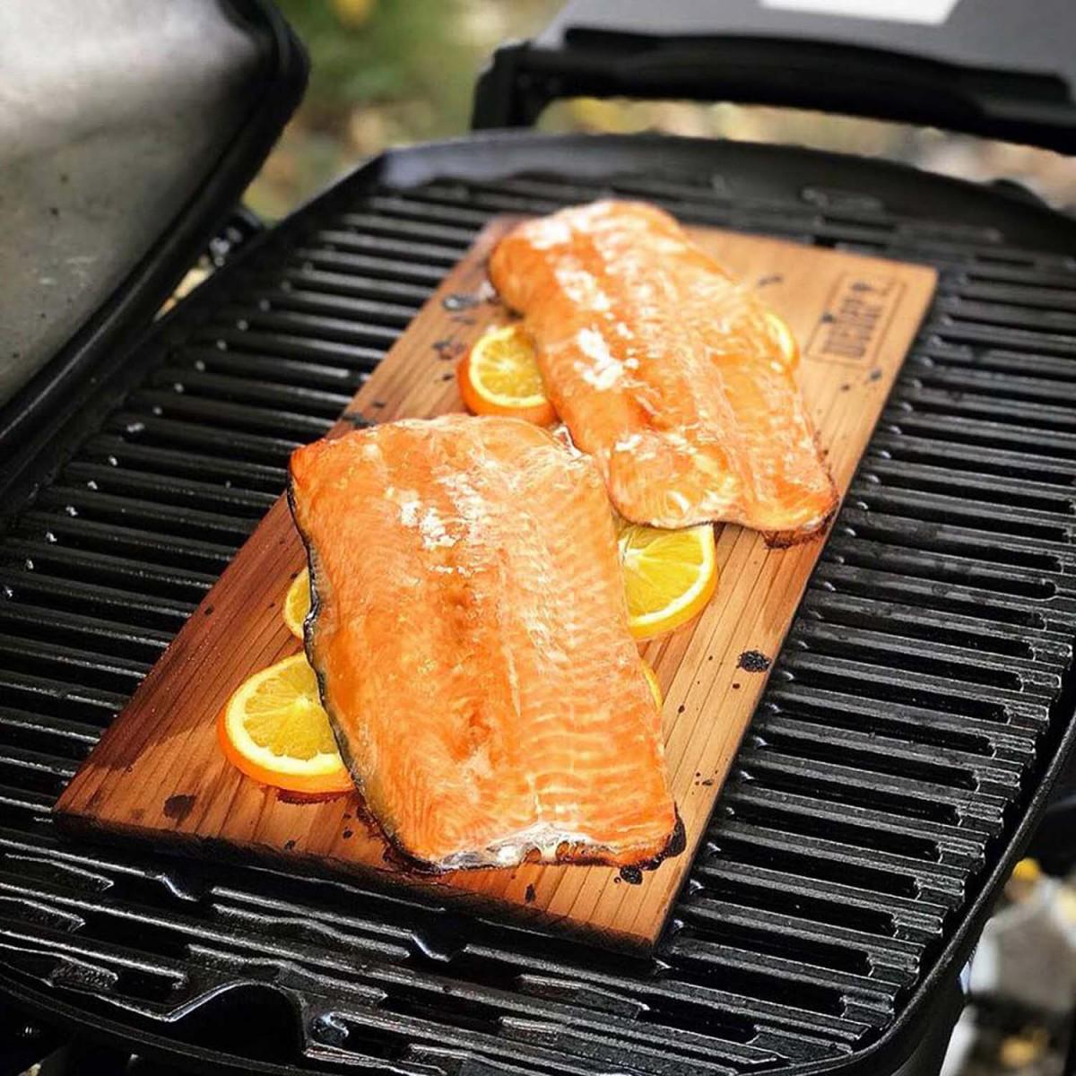 Планки кедровые для копчения Weber 15х40 см 2 шт. (17831) - фото 5 Планки кедровые для копчения Weber 15х40 см 2 шт. (17831) - фото 5