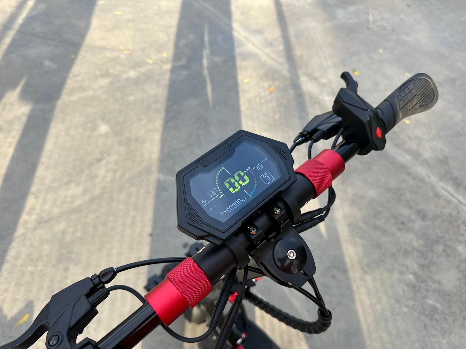 Электросамокат двухмоторный с сидением KugooKirin M4 Max+ Plus NFC key 2000W 23Ah - фото 9 Электросамокат двухмоторный с сидением KugooKirin M4 Max+ Plus NFC key 2000W 23Ah - фото 9