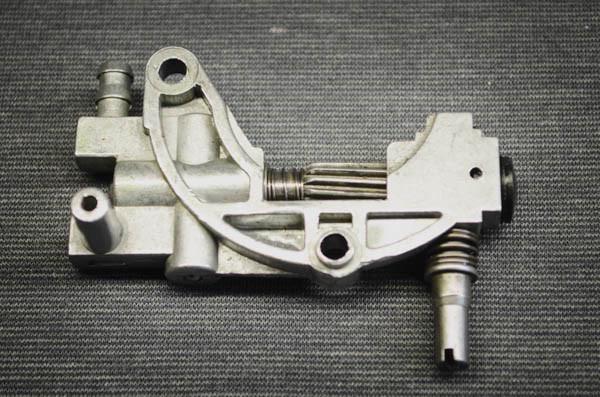 Насос масляный для бензопил серии 5800 (1429)