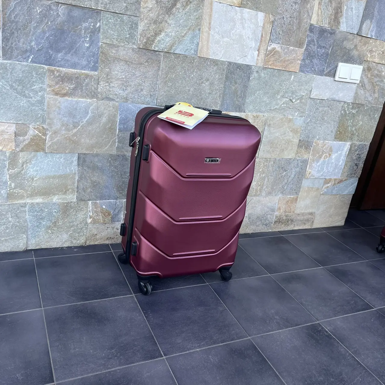 Валіза дорожня Bloom 1507 М 63 л Бордовий - фото 2 Валіза дорожня Bloom 1507 М 63 л Бордовий - фото 2