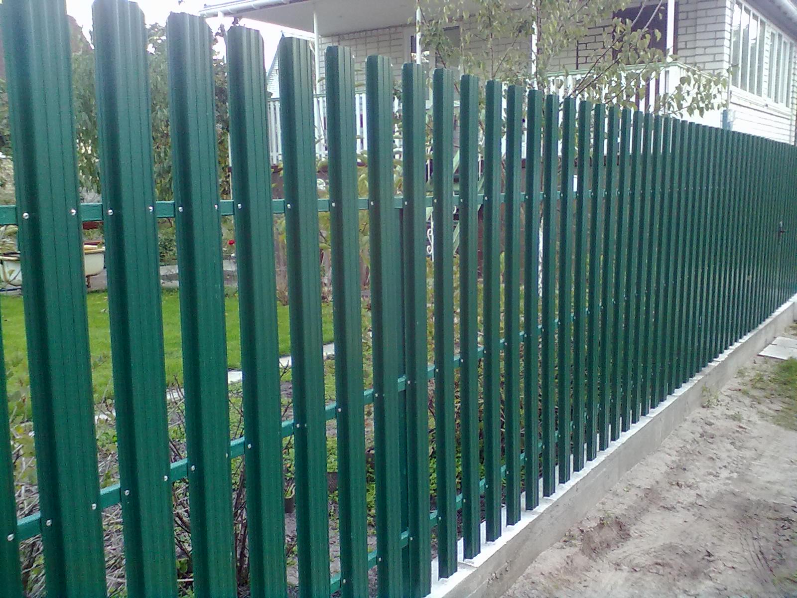 Евроштакетник металлический 2000 мм RAL 6020 Зеленый (sh-31372/2) - фото 2 Евроштакетник металлический 2000 мм RAL 6020 Зеленый (sh-31372/2) - фото 2