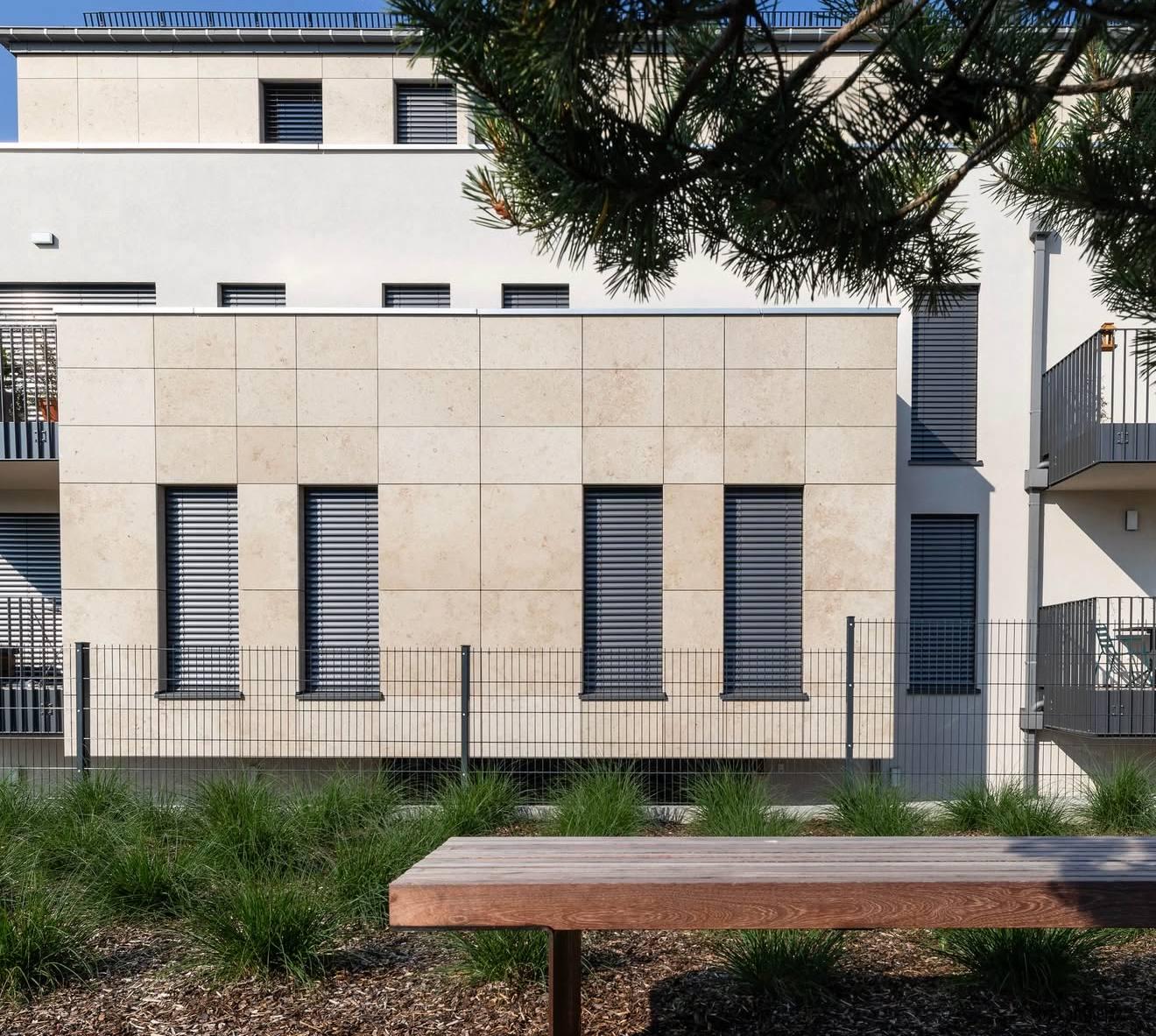 Плитка з травертину Light Кам'яний двір заповнений 40х60х1,2 см (2218) - фото 2 Плитка з травертину Light Кам'яний двір заповнений 40х60х1,2 см (2218) - фото 2