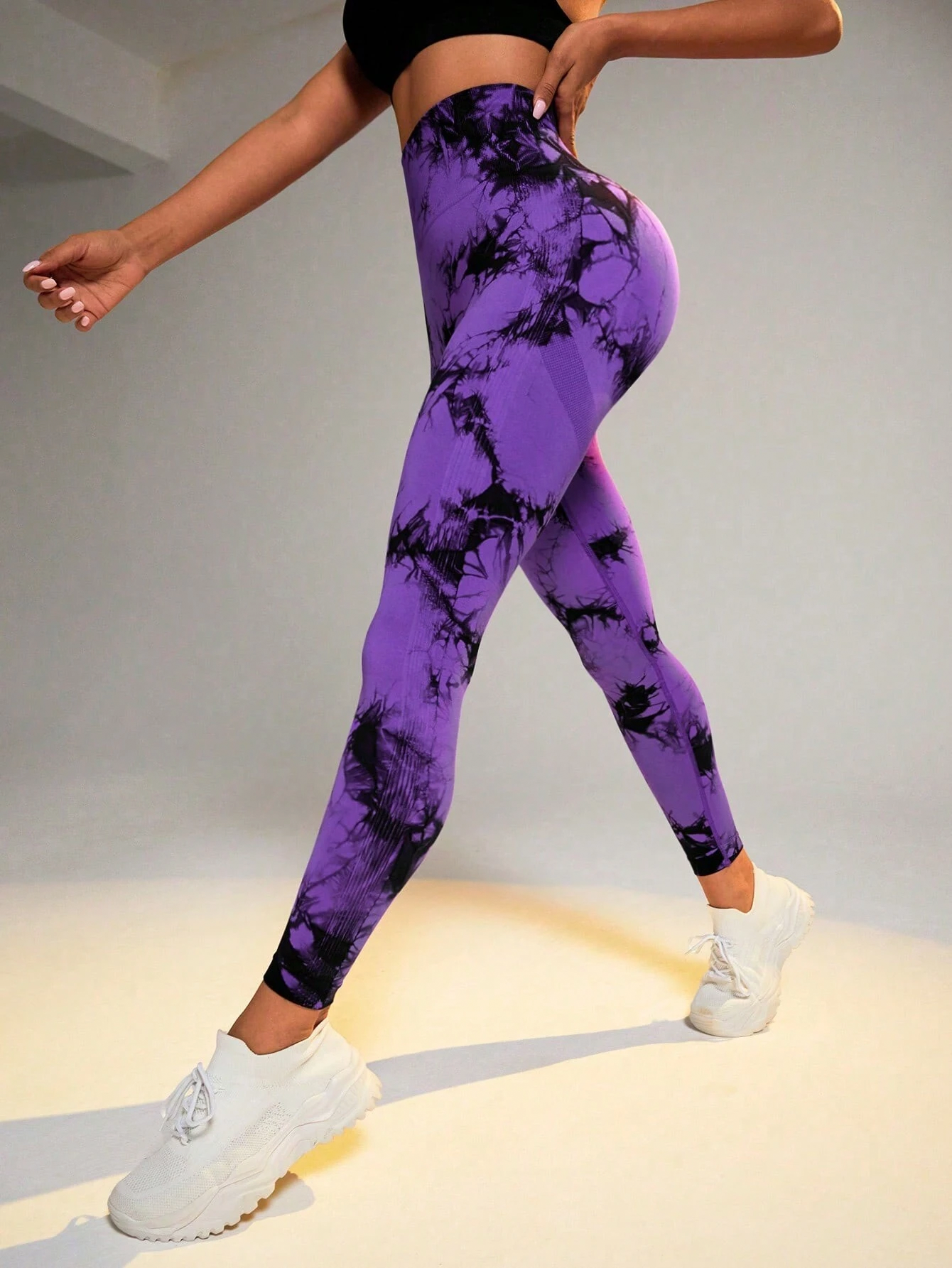 Лосини спортивні жіночі з ефектом push up для фітнесу та тренувань в залі XL Фіолетовий (70096XL) - фото 3 Лосини спортивні жіночі з ефектом push up для фітнесу та тренувань в залі XL Фіолетовий (70096XL) - фото 3