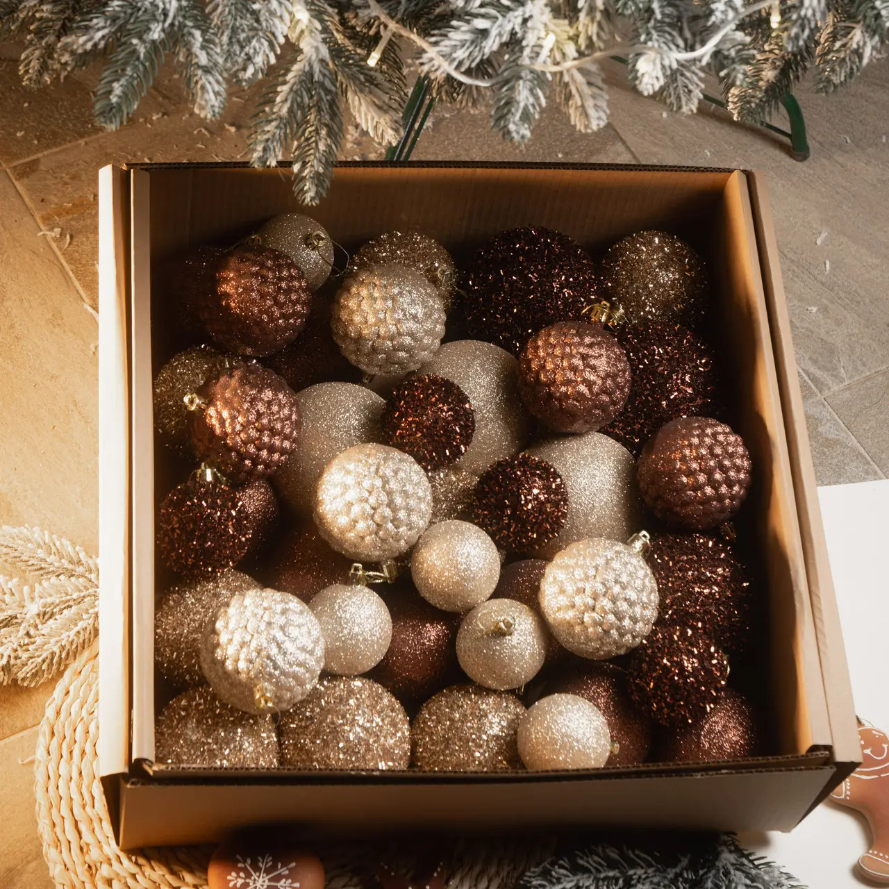 Набор новогодних блестящих украшений Созвездие на елку 40 шаров Коричневый (77941536) - фото 2