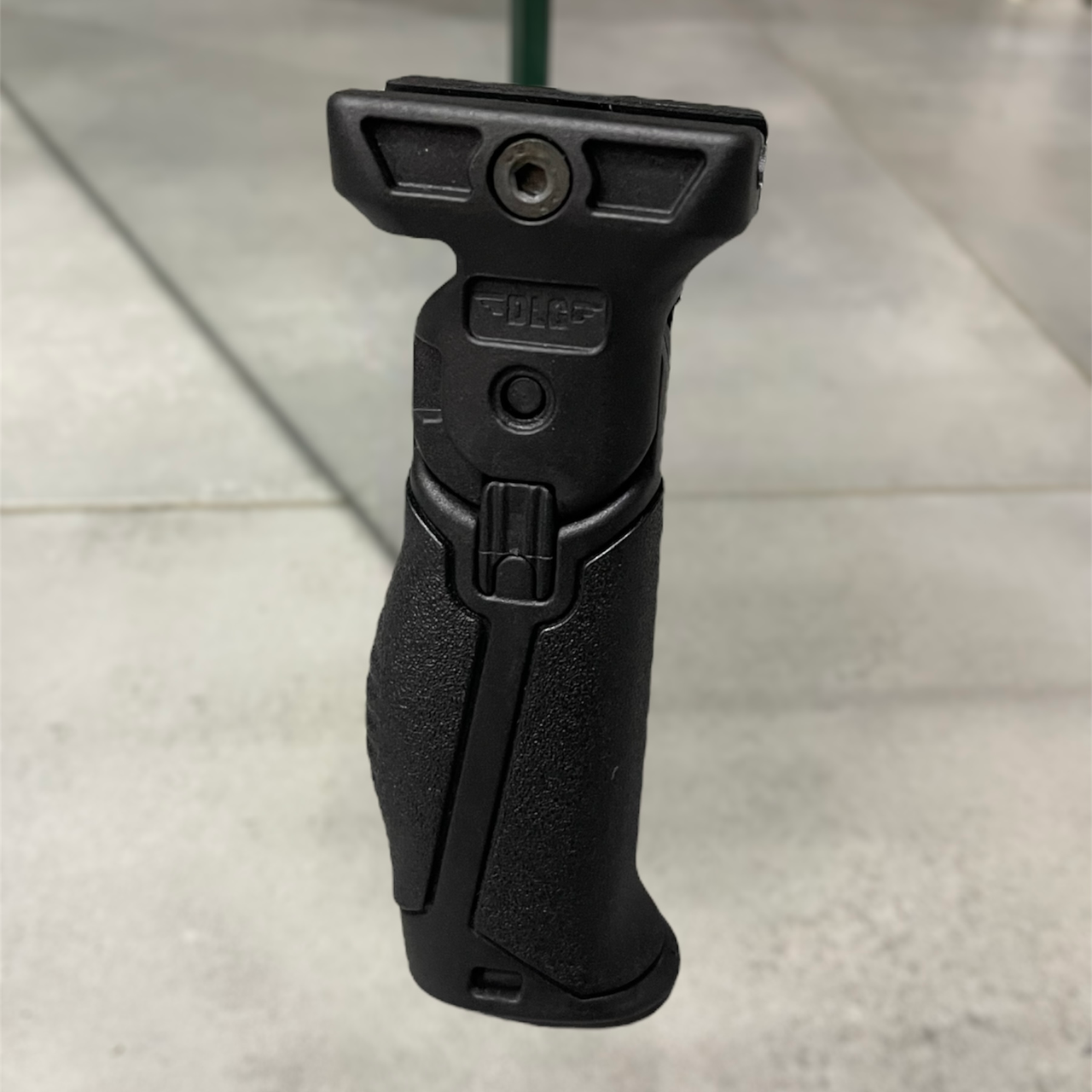 Рукоятка переноски огня DLG Tactical DLG-048 складная на планку Picatinny Оливковый (1715216801) Рукоятка переноски огня DLG Tactical DLG-048 складная на планку Picatinny Оливковый (1715216801)