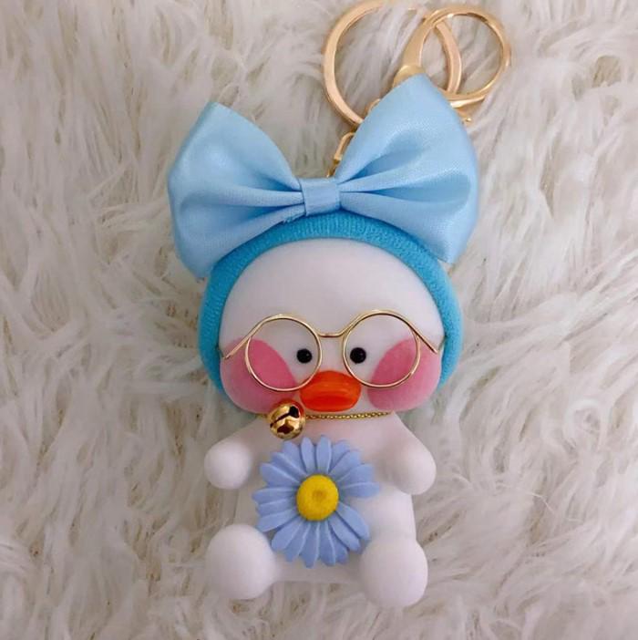 Брелки Lalafanfan Белая утка с голубым бантом обнимает маргаритки 10 см (e9de7640)