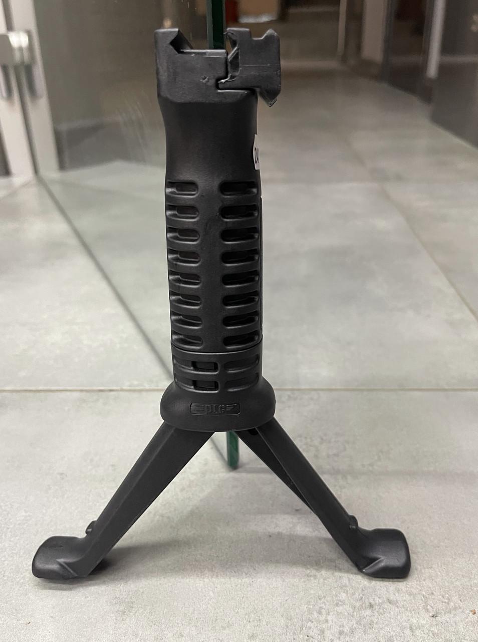 Рукоятка переноски огня DLG TACTICAL DLG-066 с сошками с планкой Picatinny Черный (1715216767) Рукоятка переноски огня DLG TACTICAL DLG-066 с сошками с планкой Picatinny Черный (1715216767)