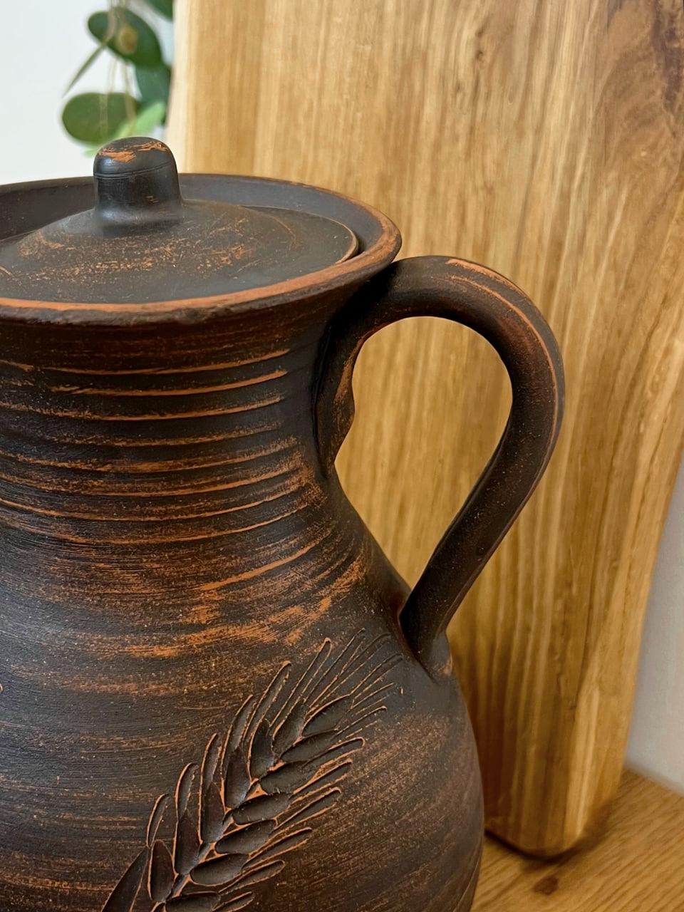 Кувшин керамический глиняный резной с ручкой Колосок 2,5 л (3002-14) - фото 7 Кувшин керамический глиняный резной с ручкой Колосок 2,5 л (3002-14) - фото 7