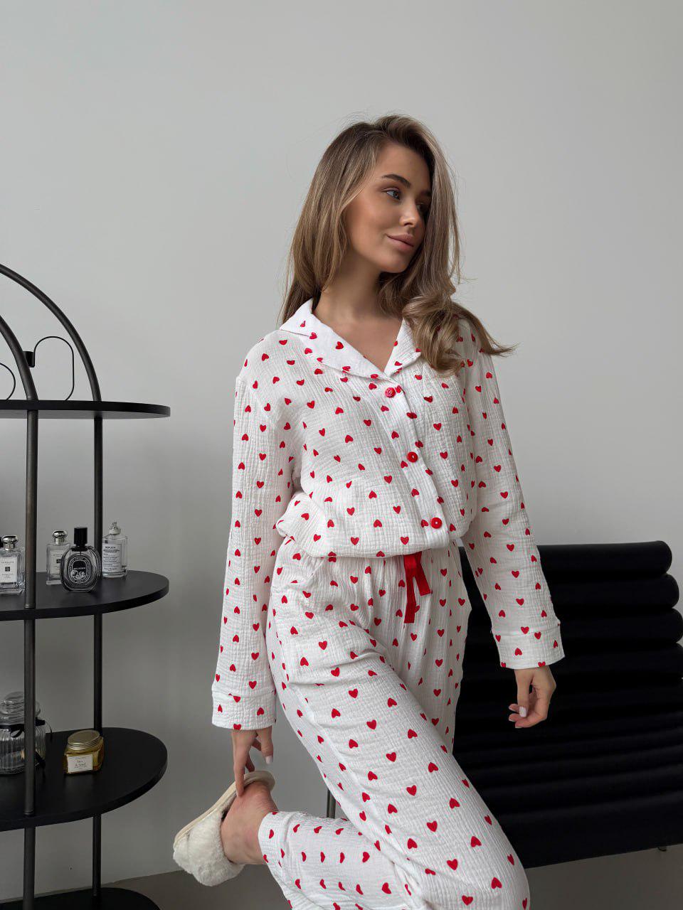 Пижама женская из муслина Красные сердечки брюки/рубашка XL (M252P) - фото 6 Пижама женская из муслина Красные сердечки брюки/рубашка XL (M252P) - фото 6