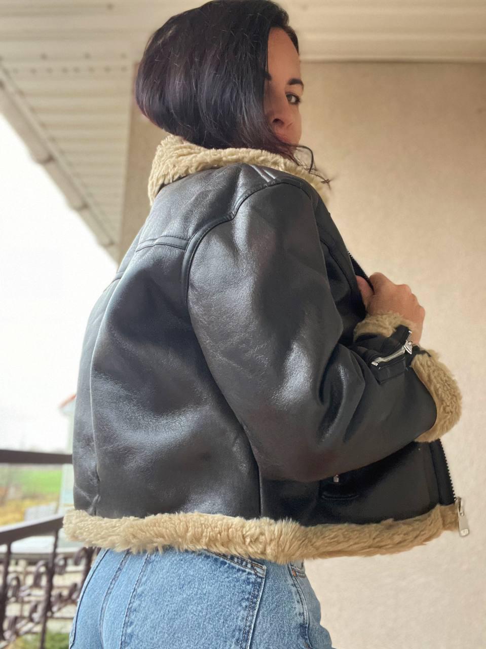 Дублянка жіноча Aftf Basic 2407 коротка блискавка з хутром екозамша M Темно-коричневий (3124) - фото 3