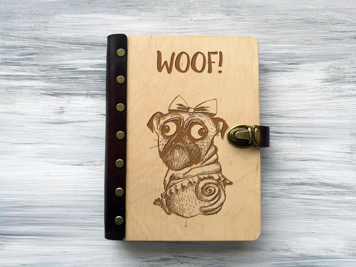 Блокнот в обложке из дерева WoodPresentStudio «WOOF!» 100 листов черные без линовки Светлое дерево