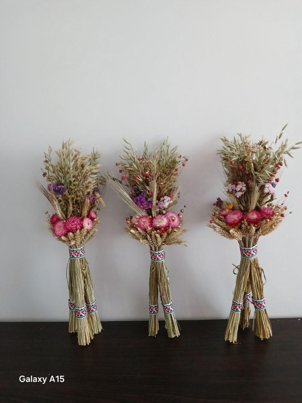 Дидух рождественский из колосья пшеницы/льна и овса на трех ножках 35-40 см с лентой вышиванкой Черный (2822701416) - фото 6 Дидух рождественский из колосья пшеницы/льна и овса на трех ножках 35-40 см с лентой вышиванкой Черный (2822701416) - фото 6