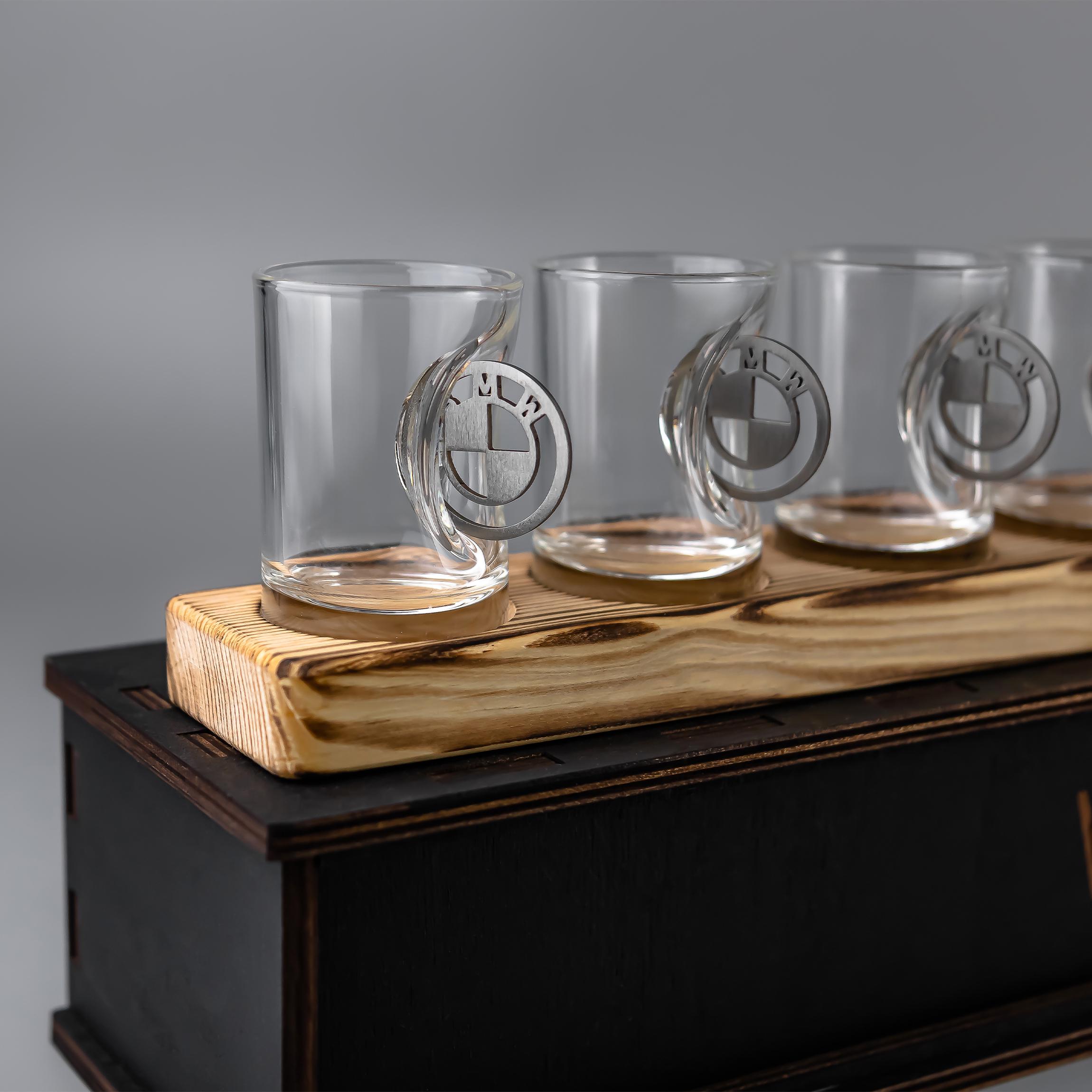 Набор рюмок на подставке BMW с упаковкой (24843161)