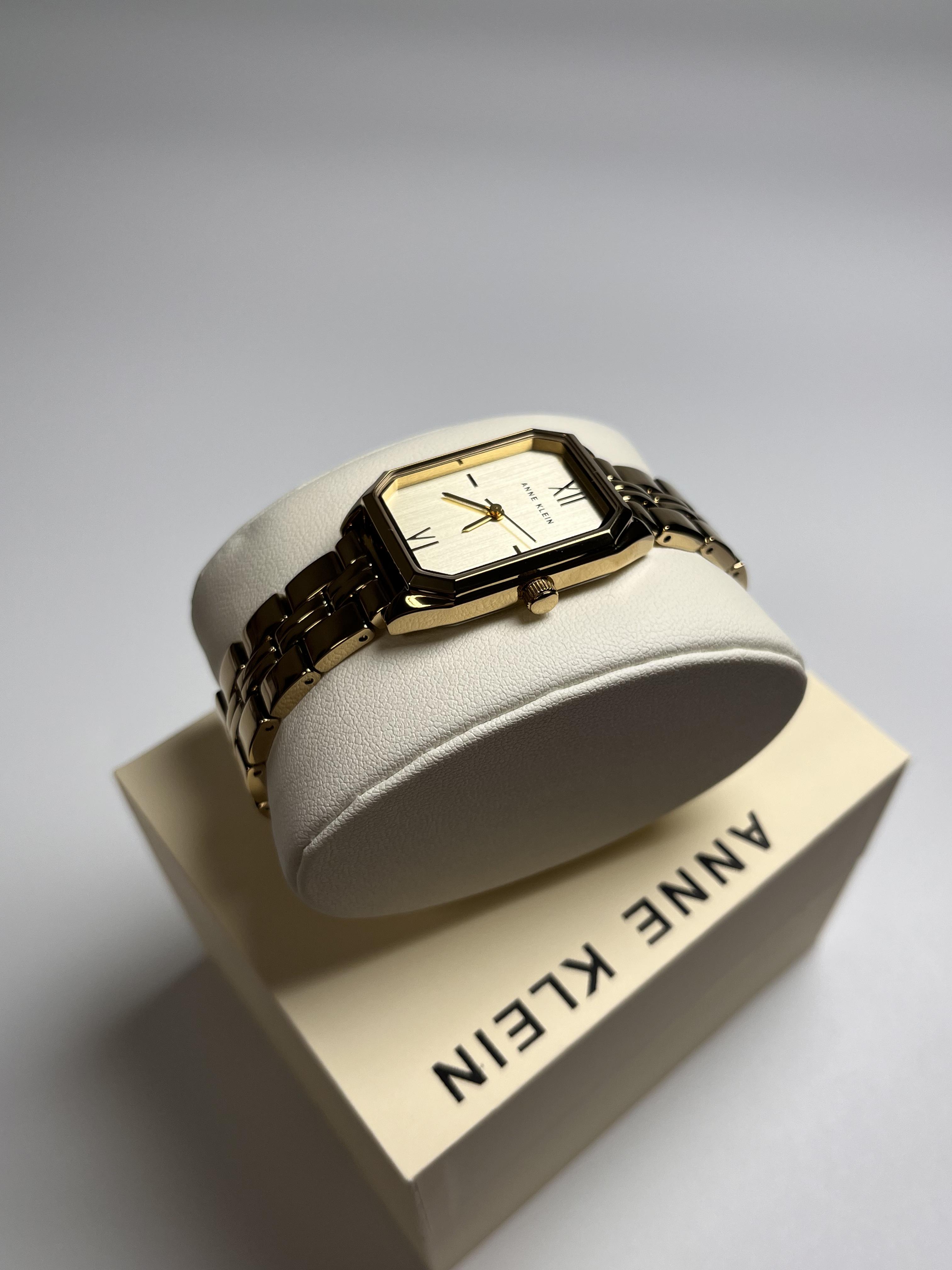 Часы женские наручные Anne Klein AK/3774CHGB Золотистые (14125769) - фото 4 Часы женские наручные Anne Klein AK/3774CHGB Золотистые (14125769) - фото 4