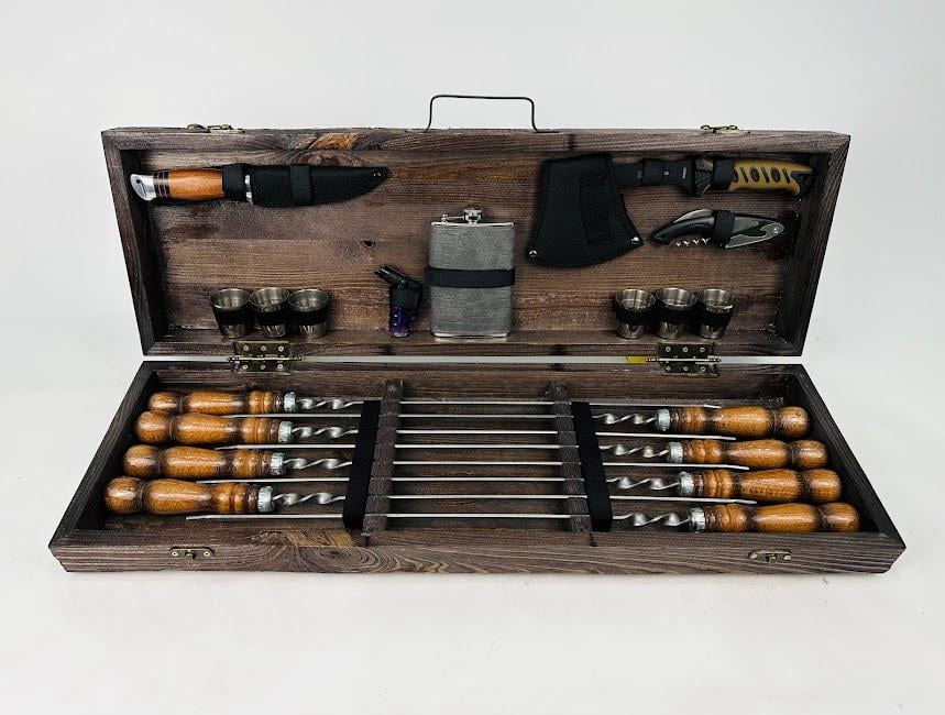 Набор шампуровс аксессуарами Охотник из 19 предметов в деревянном кейсе Коричневый (146-10-KS-7610)