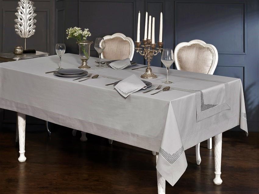 Скатерть Maison D'or Set 150x260 + 40x140 + 8 шт. Diamond T.Cloth Grey (CN10765)