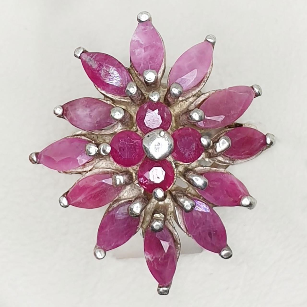 Кольцо серебряное с рубином р. 19 7 г (1405554354) Кольцо серебряное с рубином р. 19 7 г (1405554354)