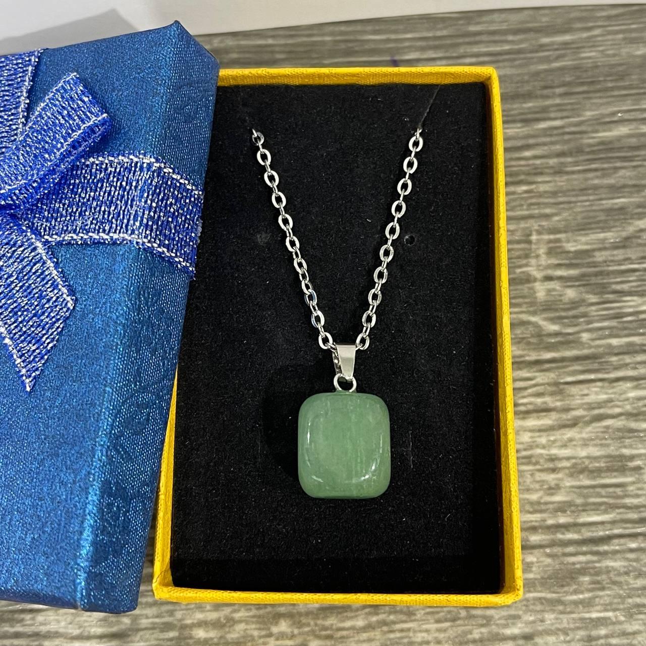 Кулон талісман з натуральним каменем нефрит у формі міні блок на ювелірному ланцюжку (2070372577)