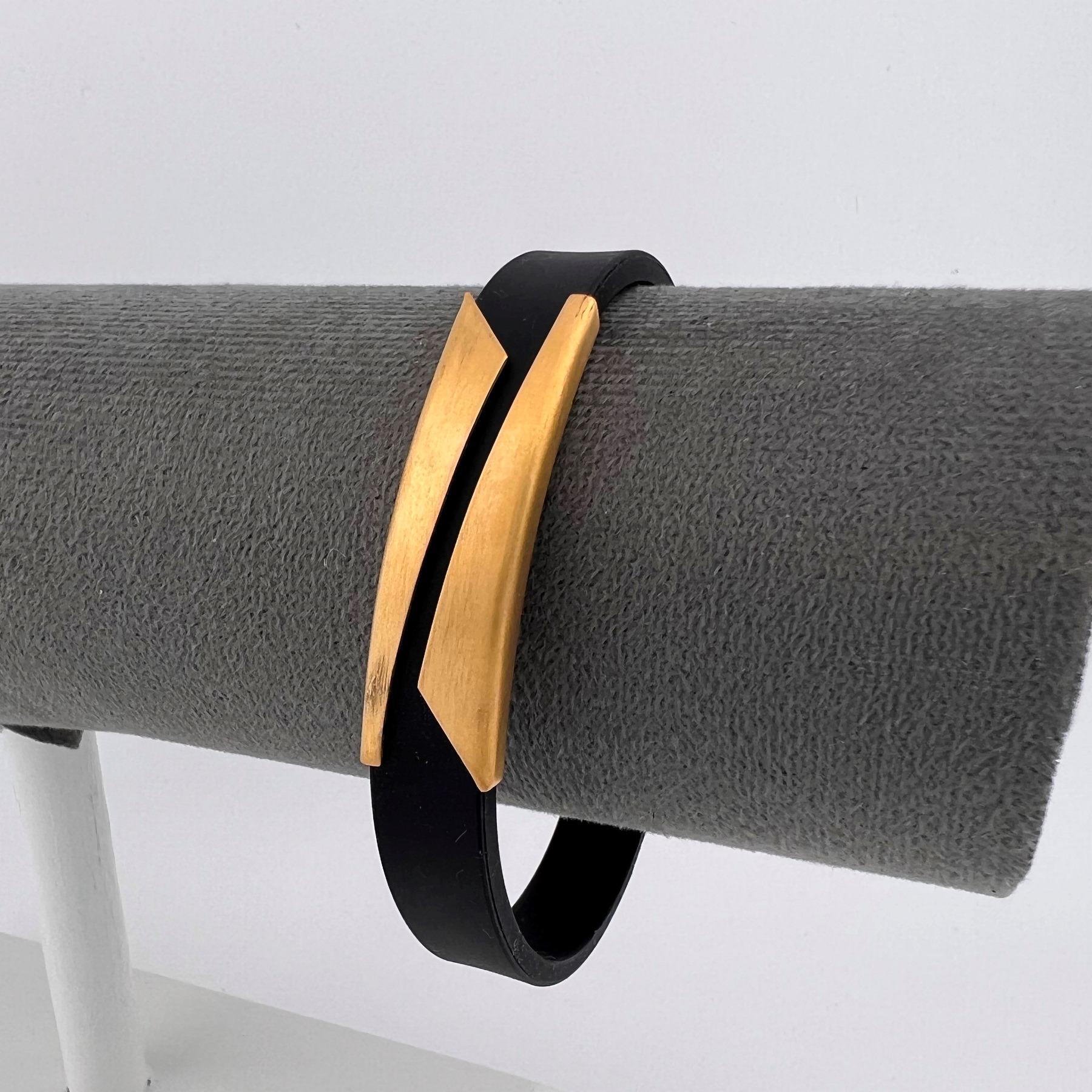 Браслет из медицинской стали классический на силиконовом ремешке 20 см (BSS-054)