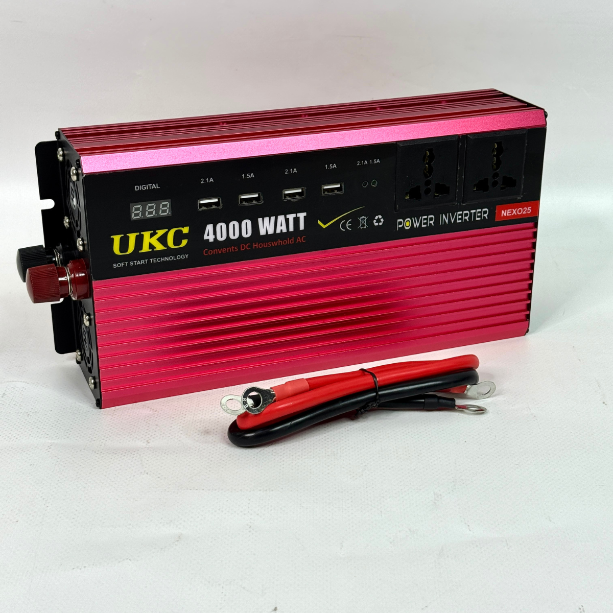 Инвертор преобразователь UKC 4000 Вт с USB разъемами и 3 розетками 12В-220В Красный (KC-2349) Инвертор преобразователь UKC 4000 Вт с USB разъемами и 3 розетками 12В-220В Красный (KC-2349)