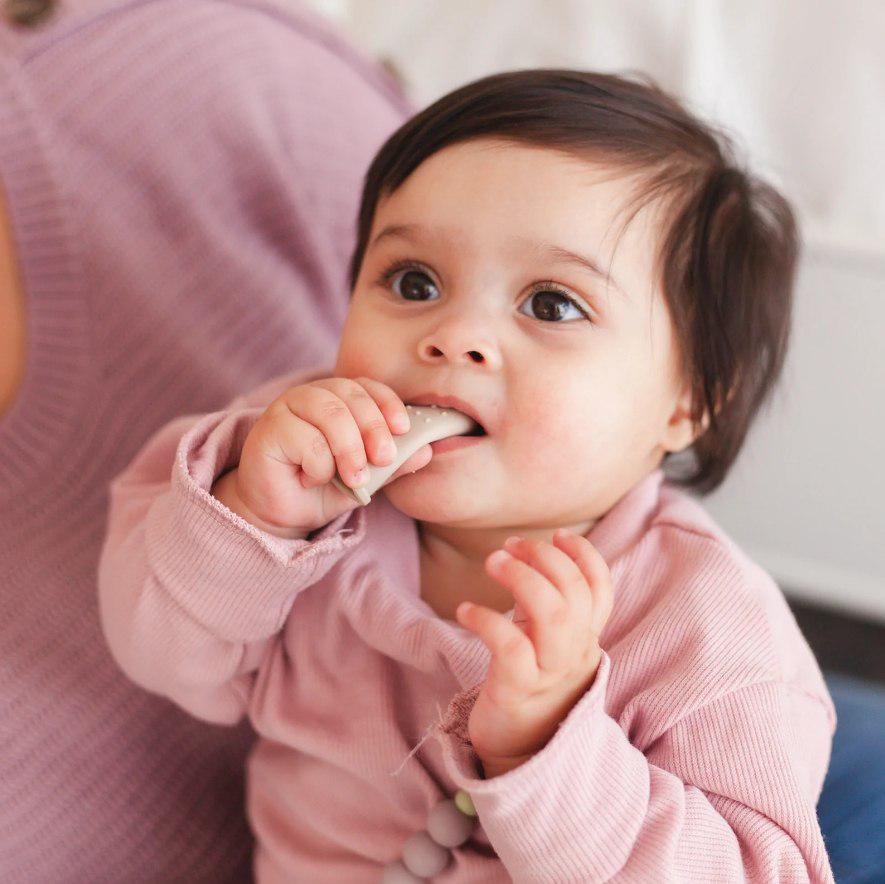 Зубна щітка силіконова Mommy Bag з масажем ясен Сірий (142687) - фото 9