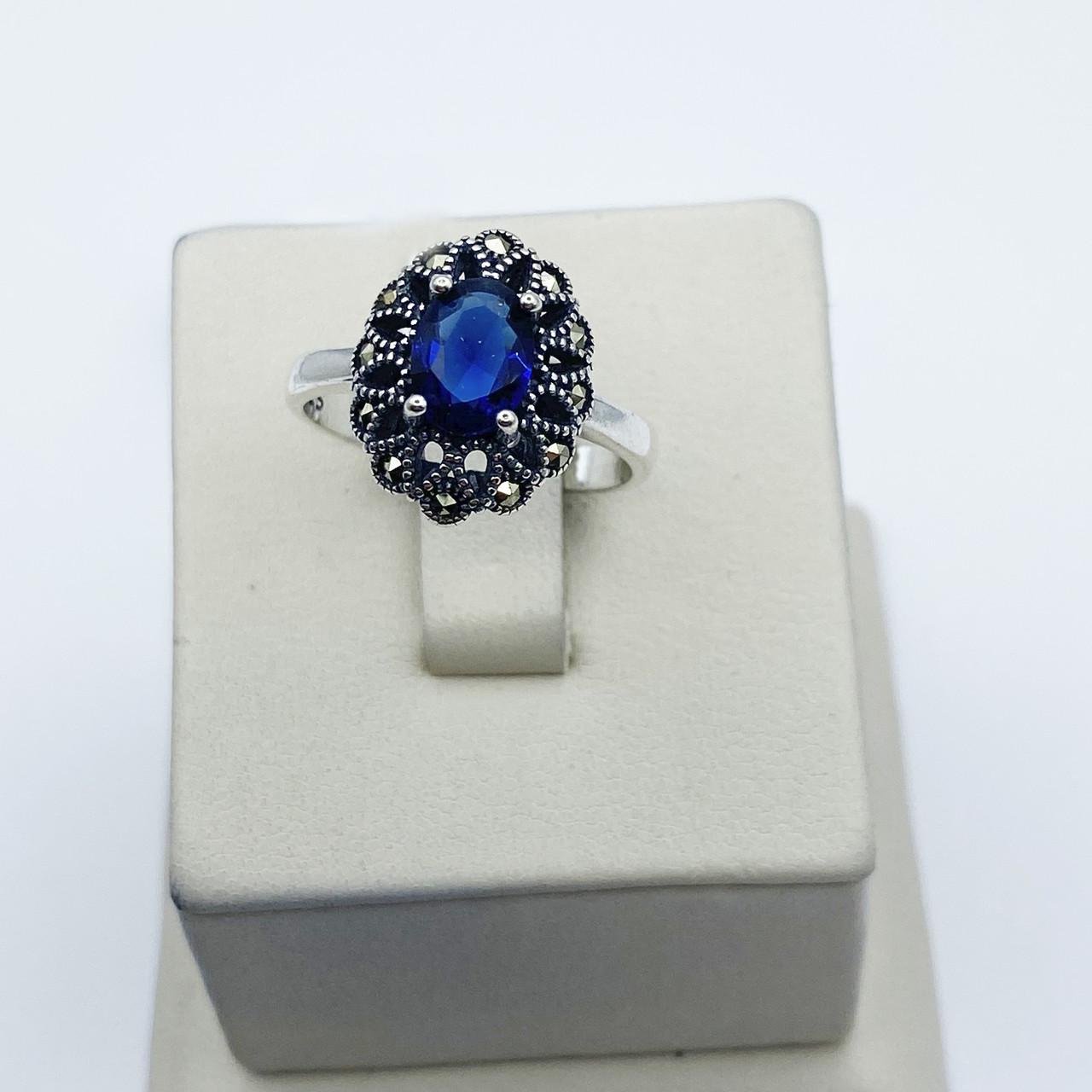 Кольцо серебряное с сапфиром и марказитом р. 18 3,88 г (2043134443) Кольцо серебряное с сапфиром и марказитом р. 18 3,88 г (2043134443)