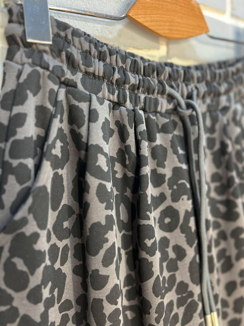 Брюки женские A-N 2630 палаццо леопардовый принт резинка на талии шнурок широкие L Серый (2968) - фото 7 Брюки женские A-N 2630 палаццо леопардовый принт резинка на талии шнурок широкие L Серый (2968) - фото 7