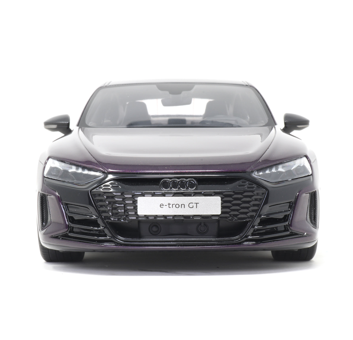 Miniature Audi RS e-tron GT violet Velvet par GT Spirit au 1:18 - GT392
