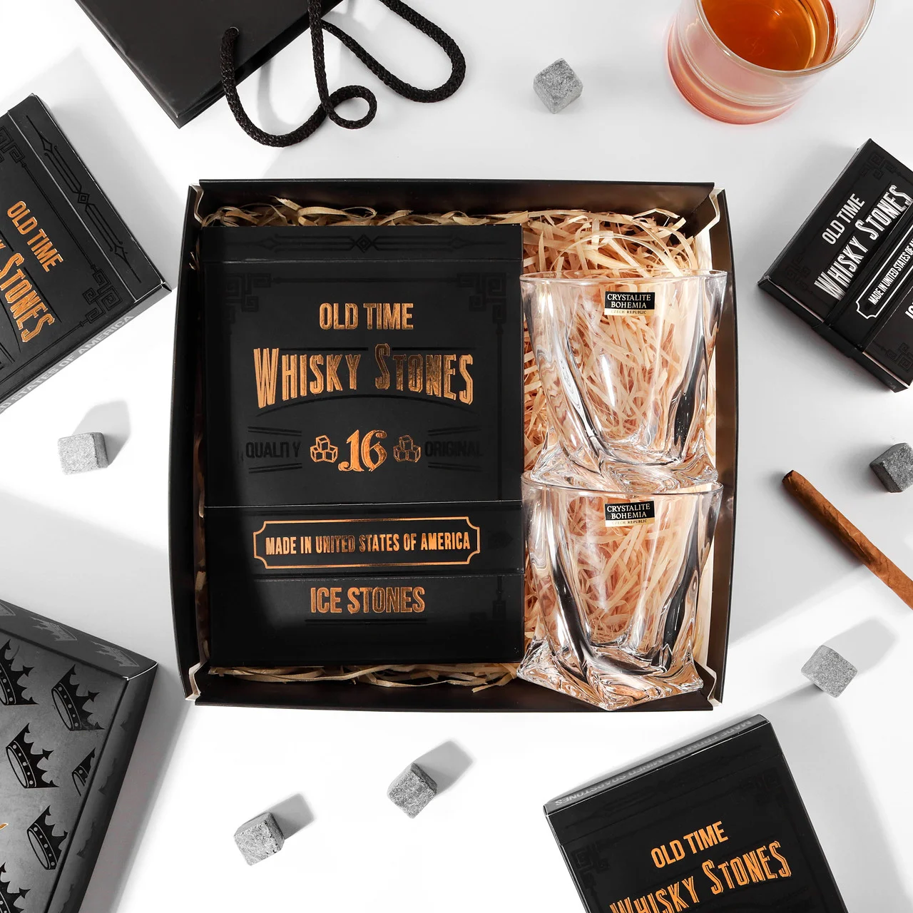 Набор стаканов Bohemia Quadro 340 мл 2 шт с камнями для виски 16 шт - фото 2 Набор стаканов Bohemia Quadro 340 мл 2 шт с камнями для виски 16 шт - фото 2