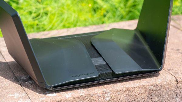 Маршрутизатор Netgear Nighthawk AX12 (RAX120-100EUS) - фото 10