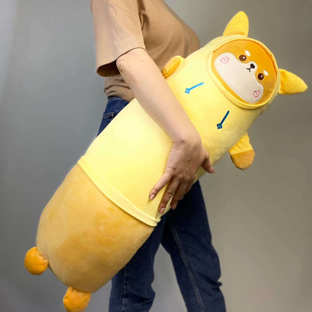 М'яка іграшка-подушка Пес Батон в кофті 65 см Рудий/Жовтий (E33189) - фото 6 М'яка іграшка-подушка Пес Батон в кофті 65 см Рудий/Жовтий (E33189) - фото 6