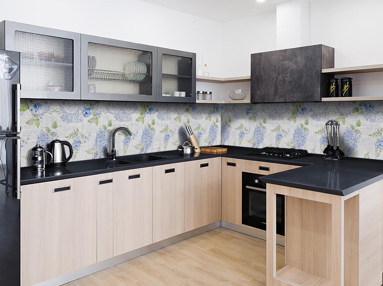 Кухонный фартук Голубые пышные цветы Прованс из самоклеющейся виниловой пленки 60х250 см Голубой