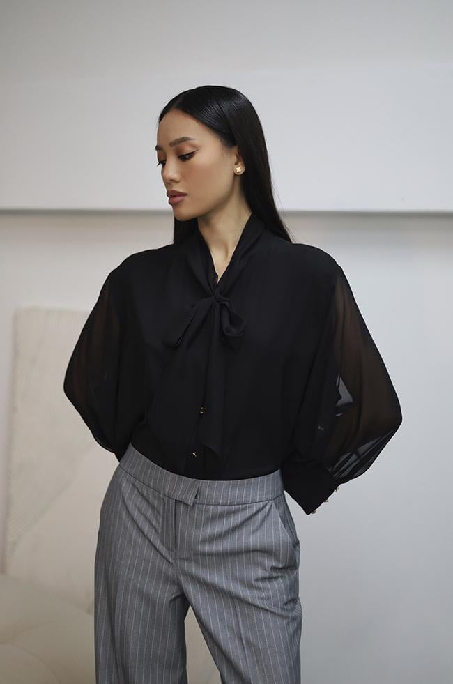 Блуза Lipar 2882 шифонова з зав'язуючимся бантом р. 48 Чорний (16907009) - фото 2 Блуза Lipar 2882 шифонова з зав'язуючимся бантом р. 48 Чорний (16907009) - фото 2